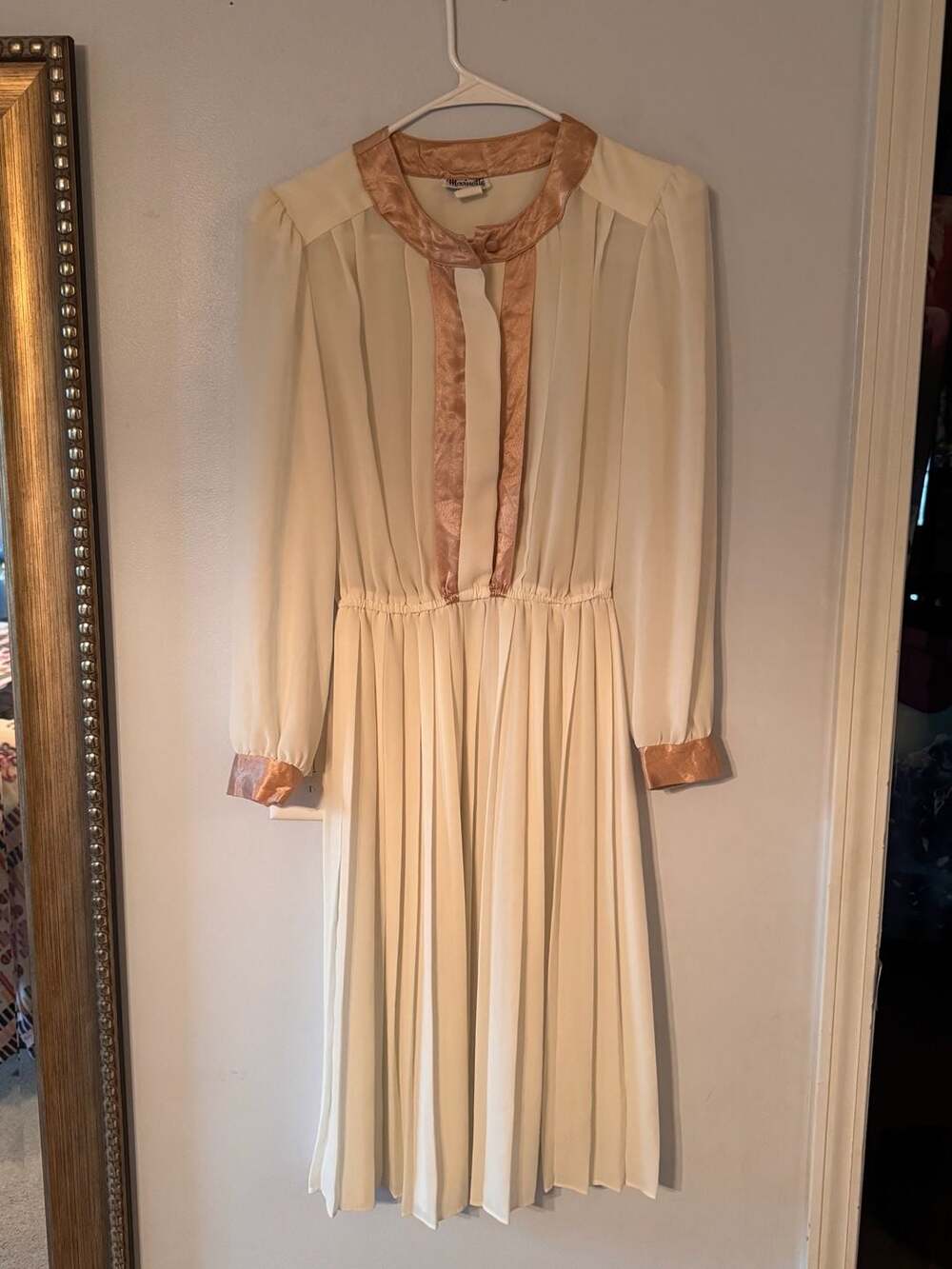 Vintage 70s Cream Pleated Midi Dress | Cottagecore Prairie Romantic Boho Dress
